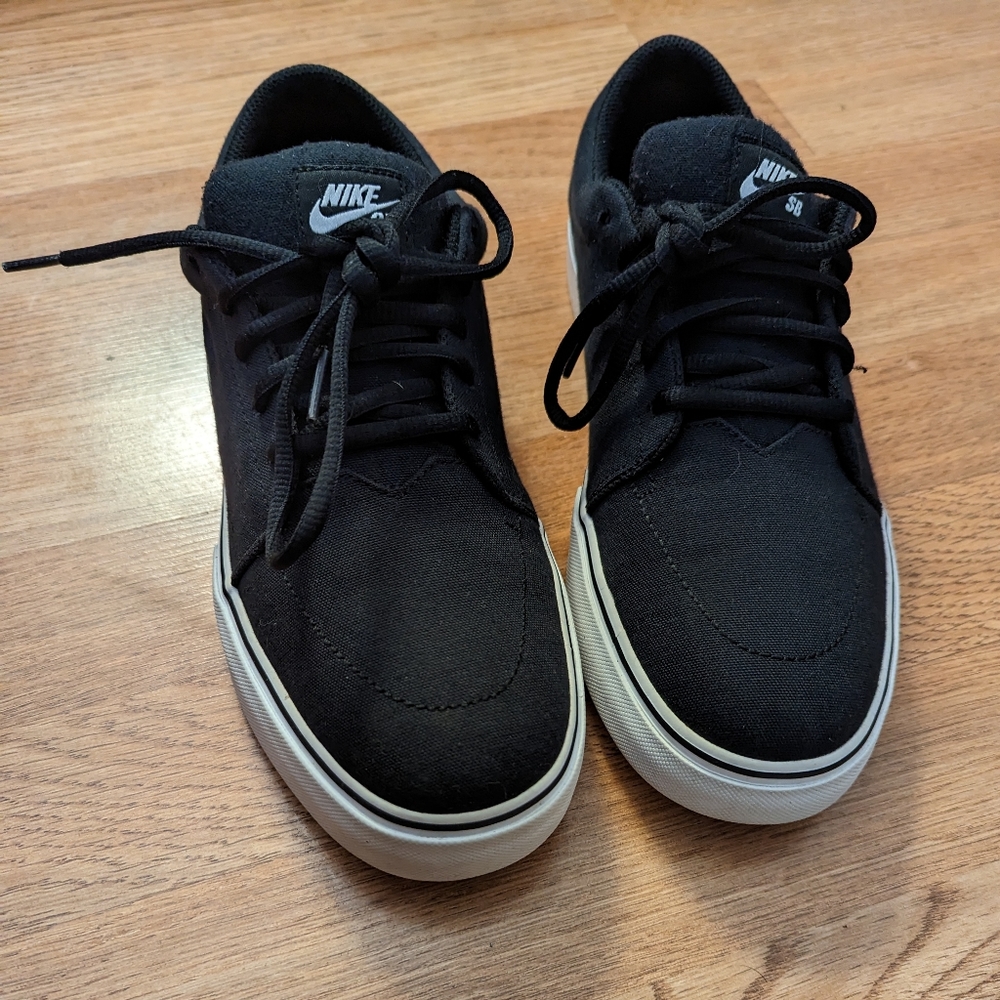 Nike, shoes for men, Size 9.5
